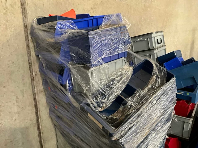 Partij magazijnbakken - afbeelding 7 van  8