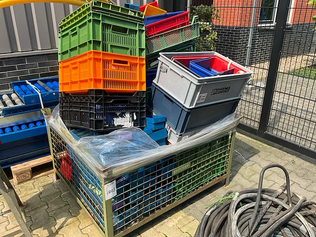 Partij magazijnbakken - afbeelding 3 van  3
