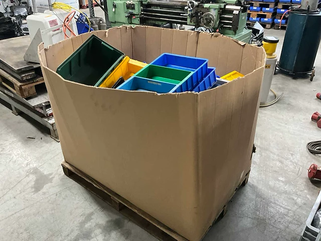 Partij magazijnbakken - afbeelding 3 van  5