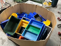 Partij magazijnbakken - afbeelding 4 van  5
