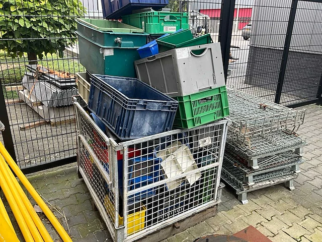 Partij magazijnbakken - afbeelding 4 van  4