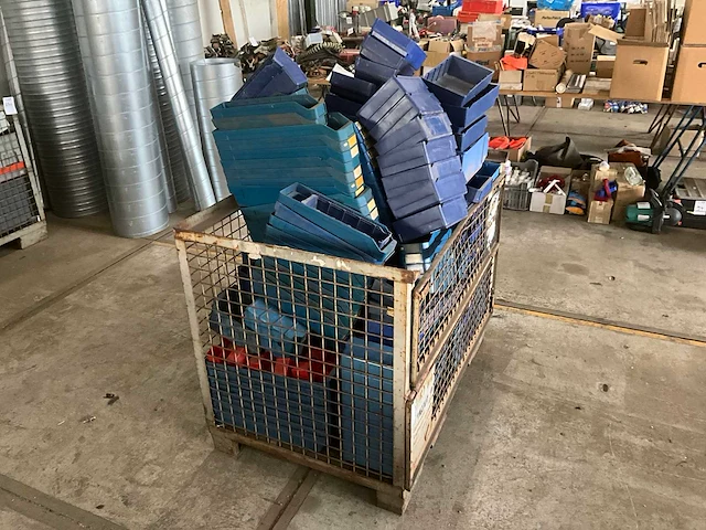 Partij magazijnbakken - afbeelding 2 van  6