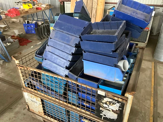 Partij magazijnbakken - afbeelding 6 van  6