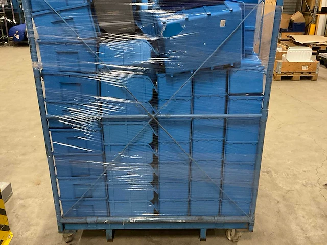 Partij magazijnbakken - afbeelding 2 van  2