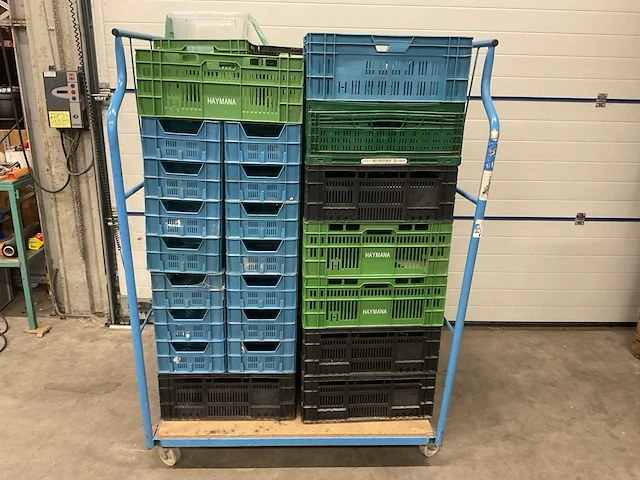 Partij magazijnbakken - afbeelding 1 van  2