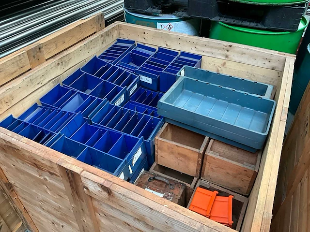 Partij magazijnbakken - afbeelding 3 van  5