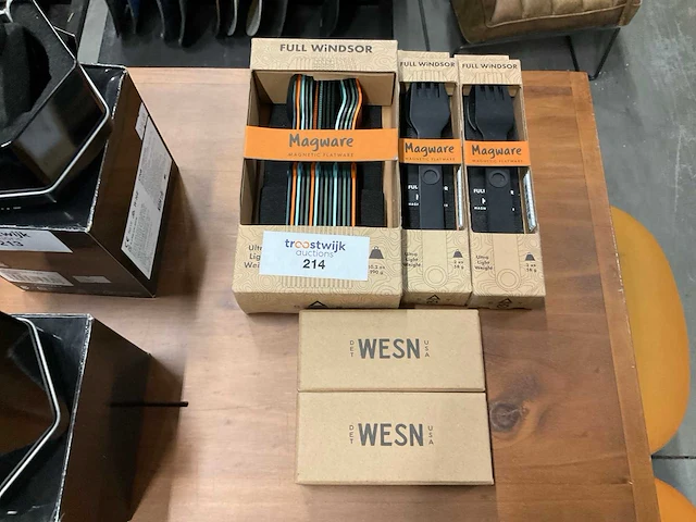 Partij magware & wesn items (5x) - afbeelding 1 van  4