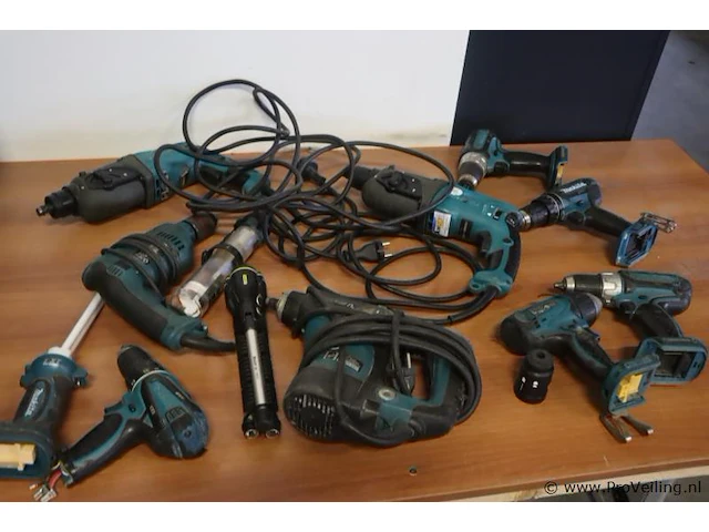 Partij makita accuboormachines voor onderdelen (zonder accu's) & elektrische boormachines - afbeelding 1 van  3