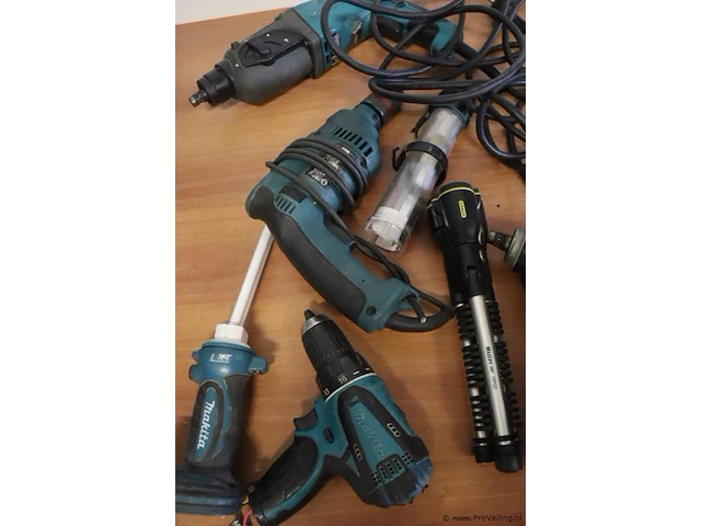 Partij makita accuboormachines voor onderdelen (zonder accu's) & elektrische boormachines - afbeelding 3 van  3