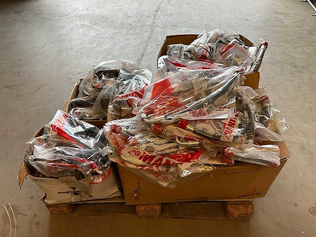 Partij manitou verreiker en heftruck onderdelen - afbeelding 2 van  25