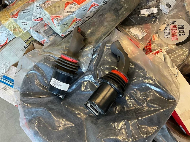 Partij manitou verreiker en heftruck onderdelen - afbeelding 10 van  25