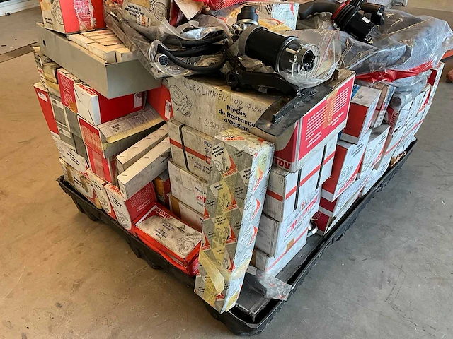 Partij manitou verreiker en heftruck onderdelen - afbeelding 14 van  25