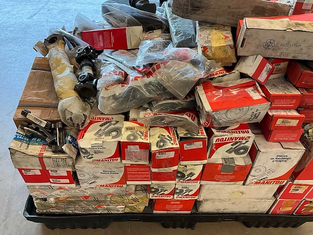 Partij manitou verreiker en heftruck onderdelen - afbeelding 16 van  25