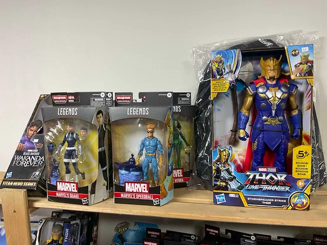 Partij marvel actiefiguren - afbeelding 2 van  6
