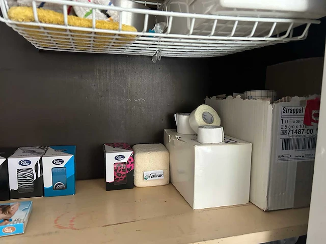 Partij medische benodigdheden - afbeelding 27 van  40