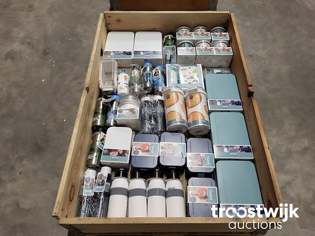 Partij mepal producten, 40 verpakkingen - afbeelding 1 van  3