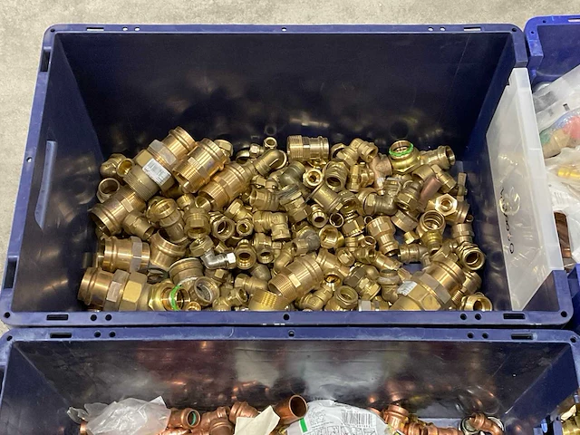 Partij messing en koperen koppelingen - afbeelding 5 van  5