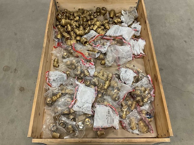 Partij messing fittingen - afbeelding 1 van  3