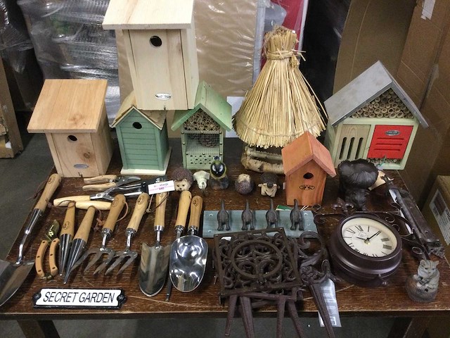 Partij met huishoudelijke- tuinartikelen - afbeelding 2 van  6