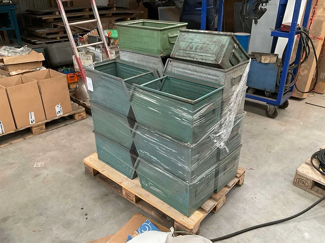 Partij metalen magazijnbakken - afbeelding 2 van  3