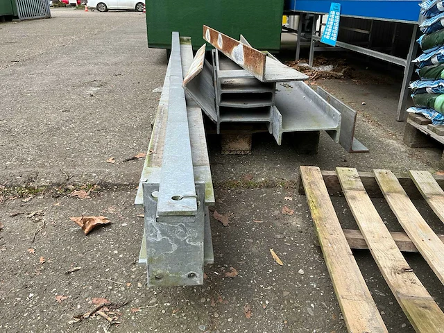 Partij metalen profielen - afbeelding 21 van  24