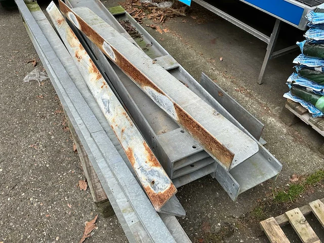 Partij metalen profielen - afbeelding 22 van  24