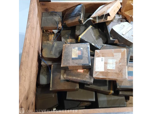 Partij metalen stuwstootblokken - afbeelding 8 van  8