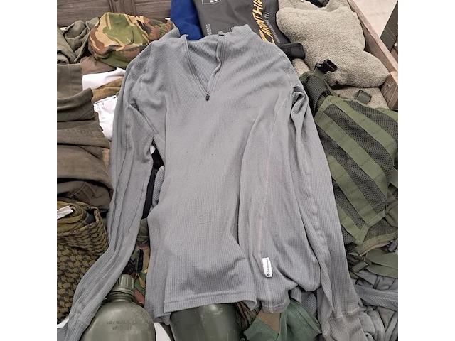 Partij militaire kleding en uitrusting nederlands leger, o.a. kpu /kl/ woodland - afbeelding 3 van  19