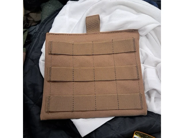 Partij militaire kleding en uitrusting nederlands leger, o.a. kpu /kl/ woodland - afbeelding 6 van  19