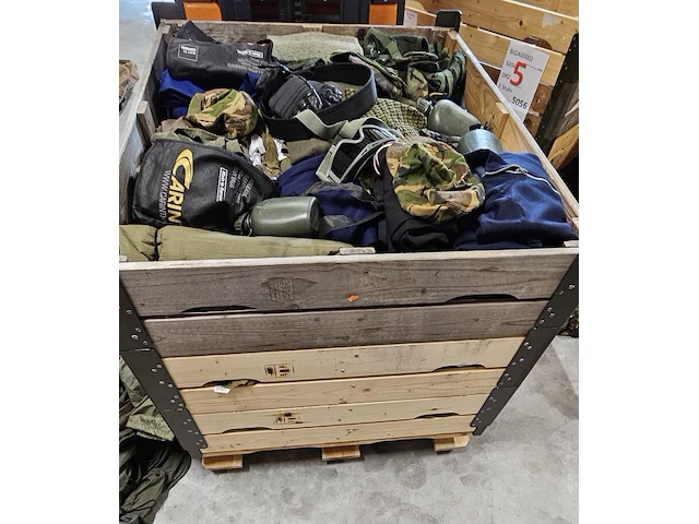 Partij militaire kleding en uitrusting nederlands leger, o.a. kpu /kl/ woodland - afbeelding 12 van  19
