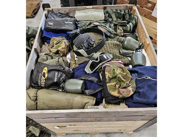 Partij militaire kleding en uitrusting nederlands leger, o.a. kpu /kl/ woodland - afbeelding 15 van  19