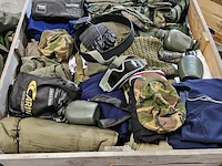 Partij militaire kleding en uitrusting nederlands leger, o.a. kpu /kl/ woodland - afbeelding 15 van  19