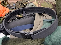 Partij militaire kleding en uitrusting nederlands leger, o.a. kpu/kl/woodland - afbeelding 6 van  17