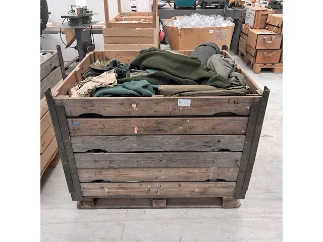 Partij militaire kleding en uitrusting nederlands leger, o.a. kpu/kl/woodland - afbeelding 14 van  17