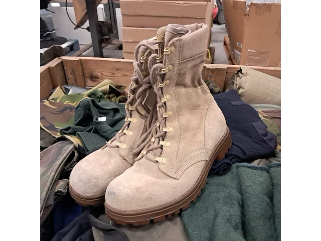Partij militaire kleding en uitrusting nederlands leger, o.a. kpu/kl/woodland - afbeelding 16 van  17