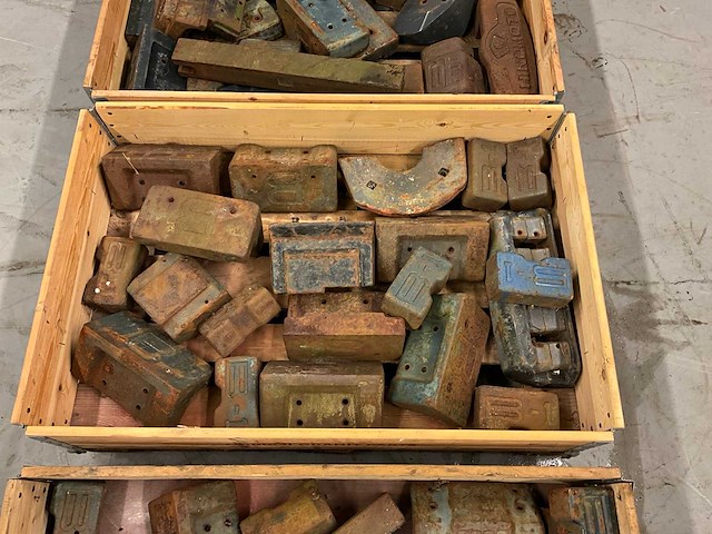 Partij minitractor frontgewichten kubota - afbeelding 5 van  6