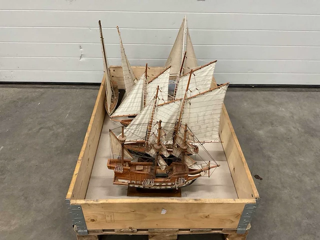 Partij model boten, 6 stuks - afbeelding 1 van  5