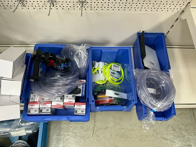 Partij modelbouw accu’s en componenten - afbeelding 13 van  19