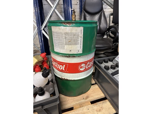 Partij motorolie en vloeistoffen ca. 55x inclusief kratten w.o. castrol, syntix, sunoco - afbeelding 9 van  12