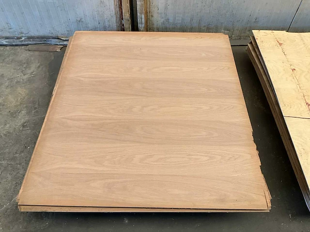 Partij multiplex platen 110/250x125x0,3cm circa 50 stuks - afbeelding 2 van  6