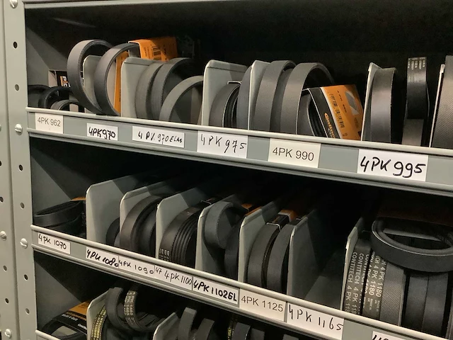 Partij multiriemen inclusief kast - afbeelding 10 van  40