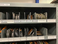 Partij multiriemen inclusief kast - afbeelding 23 van  40