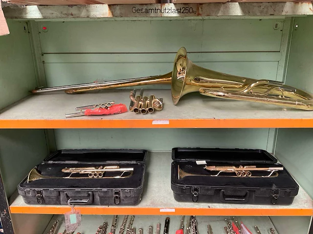 Partij muziekinstrumenten - afbeelding 9 van  15