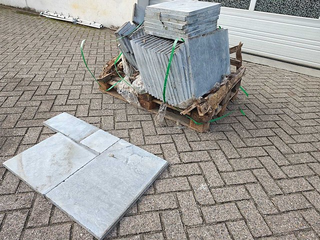 Partij natuursteen tuintegel - afbeelding 2 van  6