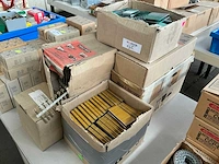 Partij nieten en schroeven - afbeelding 1 van  5