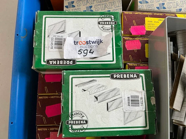 Partij nieten - afbeelding 3 van  8