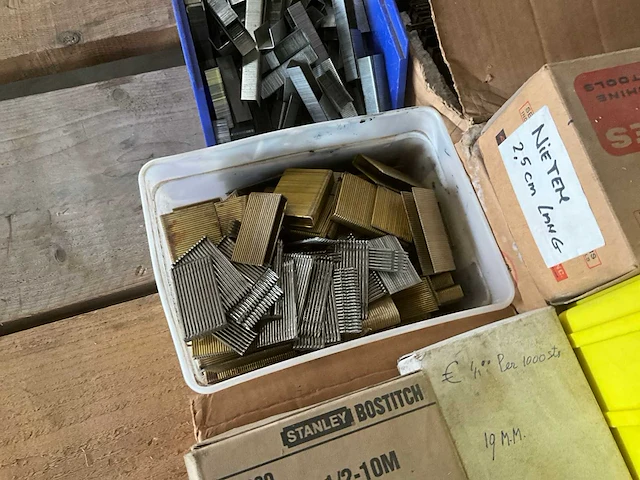 Partij nieten,spijkers - afbeelding 5 van  9