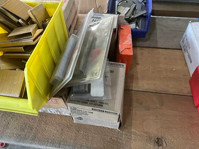 Partij nieten,spijkers - afbeelding 7 van  9