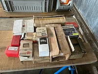 Partij nieten,spijkers - afbeelding 1 van  8