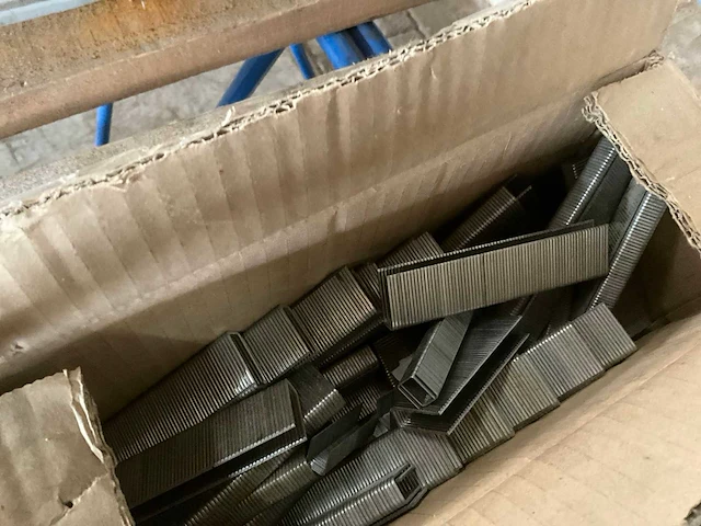 Partij nieten,spijkers - afbeelding 6 van  8